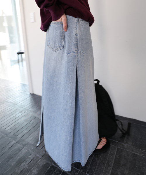 LEVAR(レバー)の「Trigger Pleated Denim Long Skirt - Light Blue(スカート・レディース・その他・MEDIUM/SMALL)」の1枚目の写真
