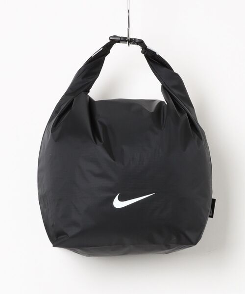 NIKE(ナイキ)の「《NIKEアパレル》SS26ウォータープルーフバッグ(ハンドバッグ・キッズ・ブルー/ブラック/レッド/ミント/パープル・フリー)」の2枚目の写真