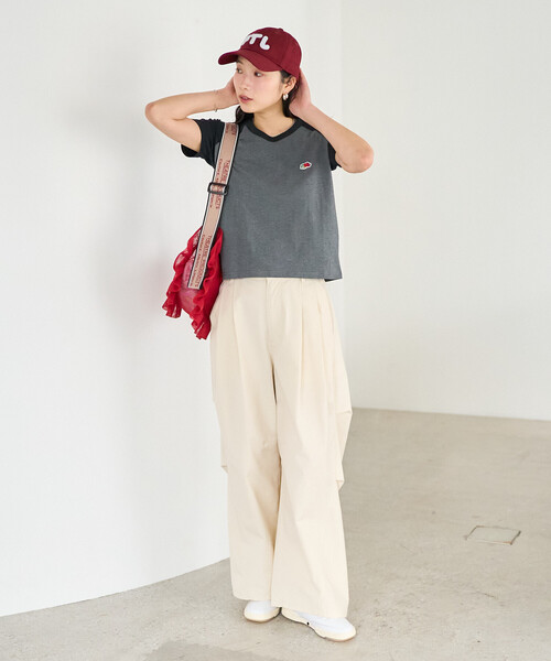 FREAK'S STORE(フリークスストア)の「FRUIT OF THE LOOM × FREAK'S STORE/フルーツオブザルーム 別注 ラグランミニTシャツ(Tシャツ/カットソー・レディース・ブラック/オフホワイト/チャコールグレー/ネイビー・フリ-)」の9枚目の写真