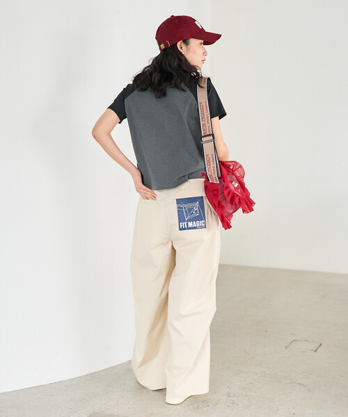 FREAK'S STORE(フリークスストア)の「FRUIT OF THE LOOM × FREAK'S STORE/フルーツオブザルーム 別注 ラグランミニTシャツ(Tシャツ/カットソー・レディース・ブラック/オフホワイト/チャコールグレー/ネイビー・フリ-)」の10枚目の写真