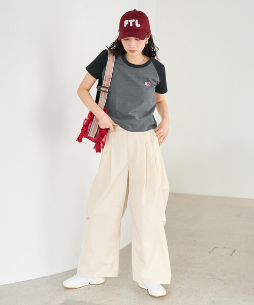 FREAK'S STORE(フリークスストア)の「FRUIT OF THE LOOM × FREAK'S STORE/フルーツオブザルーム 別注 ラグランミニTシャツ(Tシャツ/カットソー・レディース・ブラック/オフホワイト/チャコールグレー/ネイビー・フリ-)」の12枚目の写真