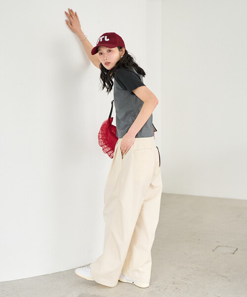 FREAK'S STORE(フリークスストア)の「FRUIT OF THE LOOM × FREAK'S STORE/フルーツオブザルーム 別注 ラグランミニTシャツ(Tシャツ/カットソー・レディース・ブラック/オフホワイト/チャコールグレー/ネイビー・フリ-)」の13枚目の写真