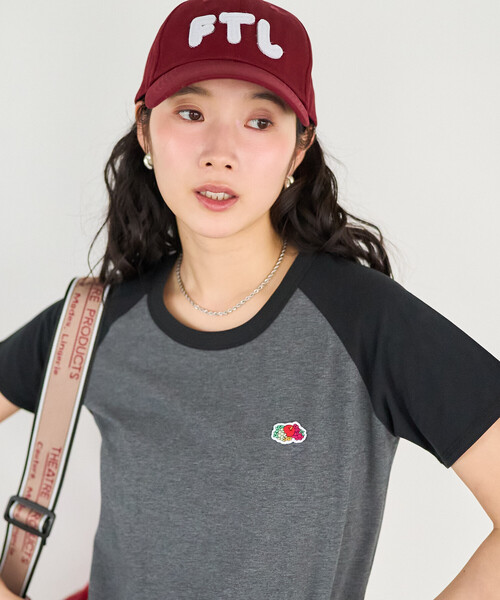 FREAK'S STORE(フリークスストア)の「FRUIT OF THE LOOM × FREAK'S STORE/フルーツオブザルーム 別注 ラグランミニTシャツ(Tシャツ/カットソー・レディース・ブラック/オフホワイト/チャコールグレー/ネイビー・フリ-)」の16枚目の写真