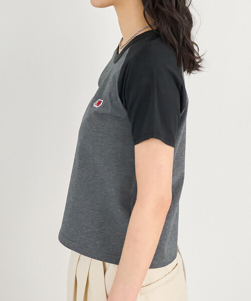 FREAK'S STORE(フリークスストア)の「FRUIT OF THE LOOM × FREAK'S STORE/フルーツオブザルーム 別注 ラグランミニTシャツ(Tシャツ/カットソー・レディース・ブラック/オフホワイト/チャコールグレー/ネイビー・フリ-)」の18枚目の写真