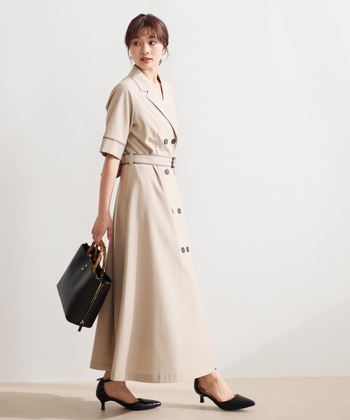 Andemiu(アンデミュウ)の「パイピングトレンチワンピース659291(ワンピース・レディース・ベージュ/ネイビー/コーラル・FREE)」の1枚目の写真