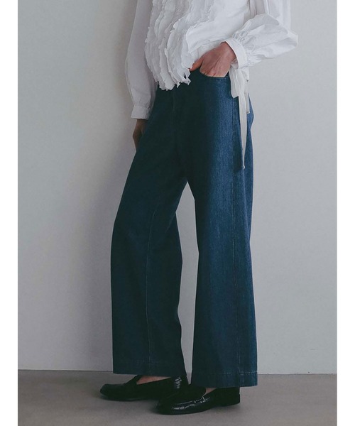 HER.(ハー)の「ルーズストレートデニム(その他パンツ・レディース・ホワイト/ダークインディゴブルー/ブラック・1/2)」の5枚目の写真