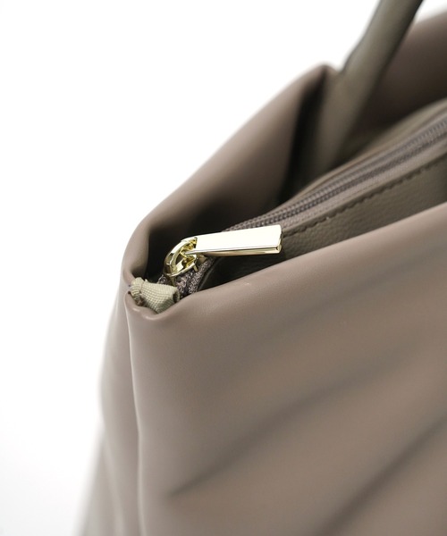 Legato Largo(レガートラルゴ)の「"02"≪Legato Largo≫肩楽 5ポケット/11L フェイクレザー トートバッグ(トートバッグ・レディース・アイボリー/ブラック/グレイッシュベージュ・ONE SIZE)」の19枚目の写真