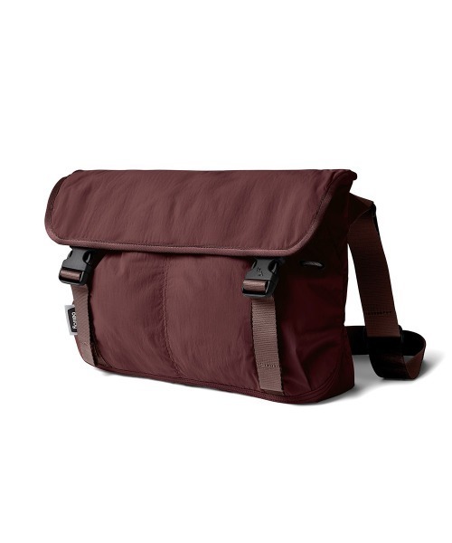 Bellroy(ベルロイ)の「Bellroy-メッセンジャーバッグ Cinch Messenger Bag(メッセンジャーバッグ・メンズ・ブラック・ONE SIZE)」の12枚目の写真