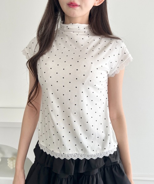 Loueme(ルエム)の「ドットレースフレンチスリーブトップス(Tシャツ/カットソー・レディース・ブラック/ホワイト/ライトブルー/グレー・FREE)」の2枚目の写真