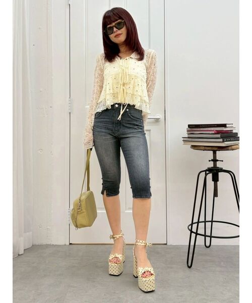 EVRIS（エヴリス）の「ストラップリボンヒールサンダル（サンダル・レディース・その他1/アイボリー/ブラック・SMALL/MEDIUM/LARGE）」の12枚目の写真