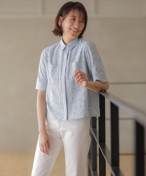 J.PRESS Ladies（J.プレス レディス）の「【一枚で着映え】エンブロイダリー ボクシーシャツ（シャツ/ブラウス・レディース・ネイビー系/ダークブラウン系/ホワイト系・XS）」の9枚目の写真
