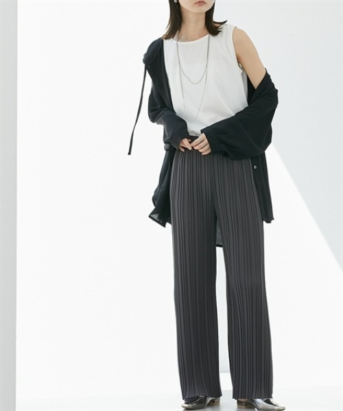 Soiunique（スワユニーク）の「カットソープリーツパンツ［Soiunique］（その他パンツ・レディース・ブラック/チャコール/グレイッシュベージュ・M）」の15枚目の写真