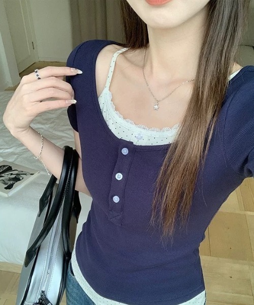 SHEPP（シープ）の「レイヤード風フロントボタン半袖カットソー（Tシャツ/カットソー・レディース・イエロー/ネイビー/グレー・S/M）」の2枚目の写真