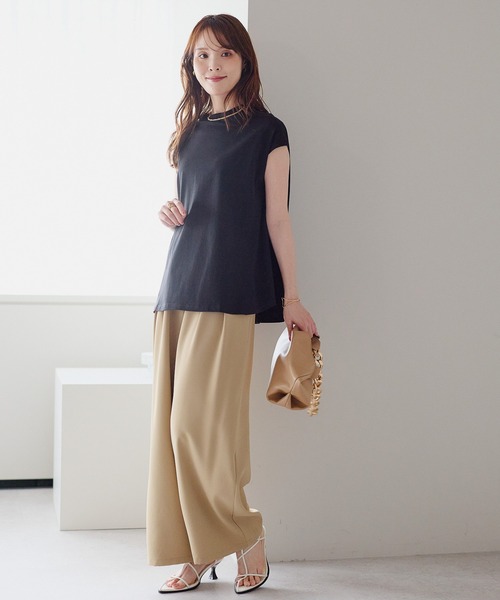 PREFERIR(プレフェリール)の「体型カバー 裾フレア フレンチスリーブTシャツ|きれい見えカットソー(Tシャツ/カットソー・レディース・ベージュ/ブラック/ブラウン/ホワイト・MEDIUM/LARGE)」の17枚目の写真