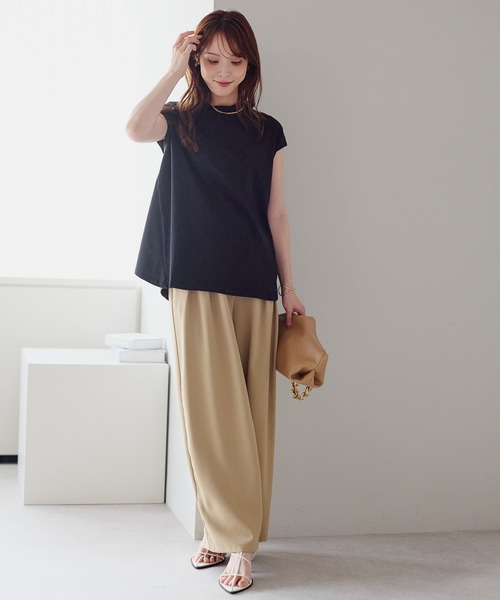 PREFERIR(プレフェリール)の「体型カバー 裾フレア フレンチスリーブTシャツ|きれい見えカットソー(Tシャツ/カットソー・レディース・ベージュ/ブラック/ブラウン/ホワイト・MEDIUM/LARGE)」の16枚目の写真