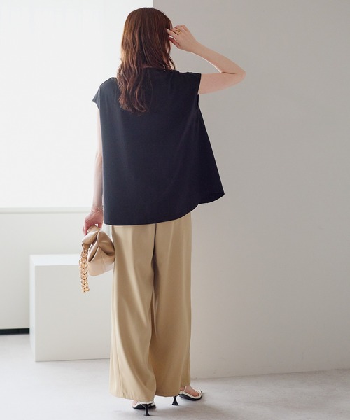 PREFERIR(プレフェリール)の「体型カバー 裾フレア フレンチスリーブTシャツ|きれい見えカットソー(Tシャツ/カットソー・レディース・ベージュ/ブラック/ブラウン/ホワイト・MEDIUM/LARGE)」の12枚目の写真