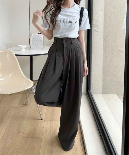 Ada.(エイダ)の「フロント 刺繍 フレンチスリーブ シンプル Tシャツ(Tシャツ/カットソー・レディース・ホワイト/ライトグレー/イエロー/ブルー/ブラック・FREE)」の7枚目の写真