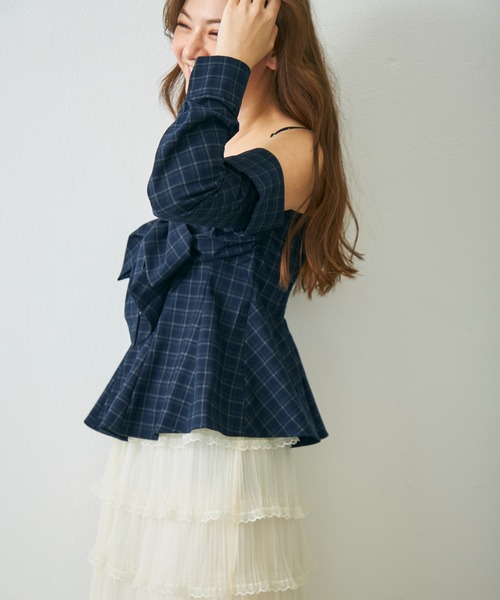 Lunea(ルネア)の「【袖取り外し可】2wayオフショルトップス/キャミソール(シャツ/ブラウス・レディース・ネイビー/ブルー・FREE)」の16枚目の写真