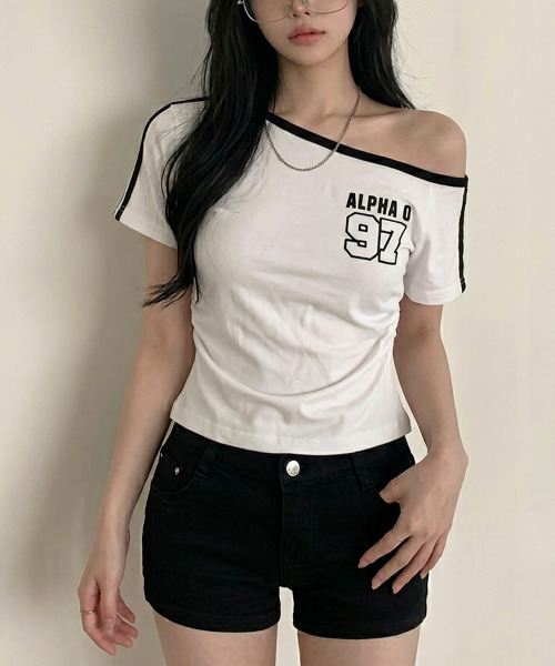VIVID LADY(ビビッドレディー)の「ワンショルダー スリーブライン 半袖Tシャツ(Tシャツ/カットソー・レディース・ブラック/ワイン/ホワイト/ネイビー・FREE)」の12枚目の写真