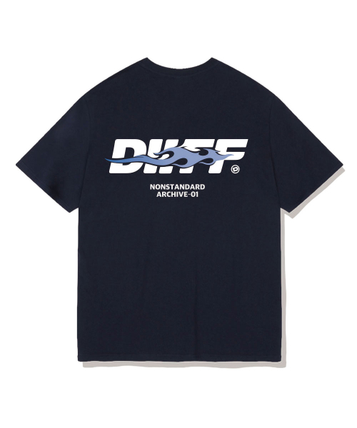 DIIFF（ディフ）の「ブレイズオーバーサイズ半袖Tシャツ4カラー[DISE_1004]（Tシャツ/カットソー・メンズ・ブラック/アイボリー/ホワイト/ネイビー・MEDIUM/LARGE/X-LARGE/SMALL）」の7枚目の写真
