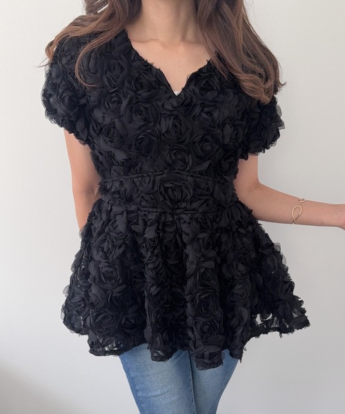 junoah(ジュノア)の「フラワーモチーフチュールペプラムトップス(シャツ/ブラウス・レディース・アイボリー/ピンク/ブラック・SMALL/MEDIUM/LARGE)」の5枚目の写真