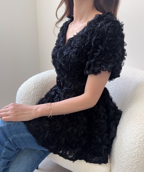 junoah(ジュノア)の「フラワーモチーフチュールペプラムトップス(シャツ/ブラウス・レディース・アイボリー/ピンク/ブラック・SMALL/MEDIUM/LARGE)」の6枚目の写真