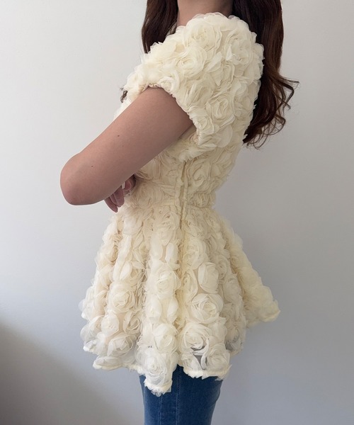 junoah(ジュノア)の「フラワーモチーフチュールペプラムトップス(シャツ/ブラウス・レディース・アイボリー/ピンク/ブラック・SMALL/MEDIUM/LARGE)」の9枚目の写真