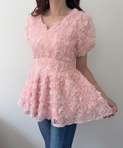 junoah(ジュノア)の「フラワーモチーフチュールペプラムトップス(シャツ/ブラウス・レディース・アイボリー/ピンク/ブラック・SMALL/MEDIUM/LARGE)」の11枚目の写真