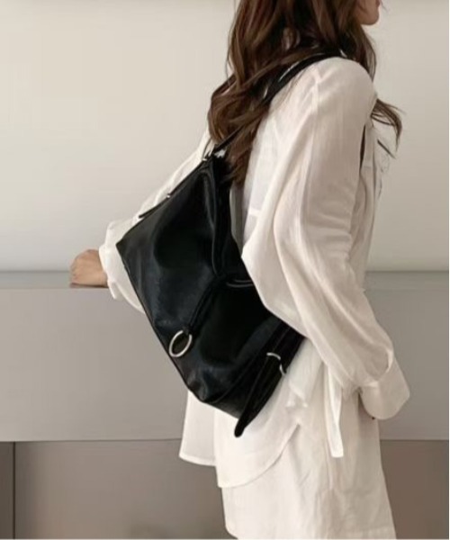 FINEnough(ファインナフ)の「リング付きショルダーバッグ(ショルダーバッグ・レディース・ブラック/ホワイト/ブラウン/イエロー・FREE)」の7枚目の写真
