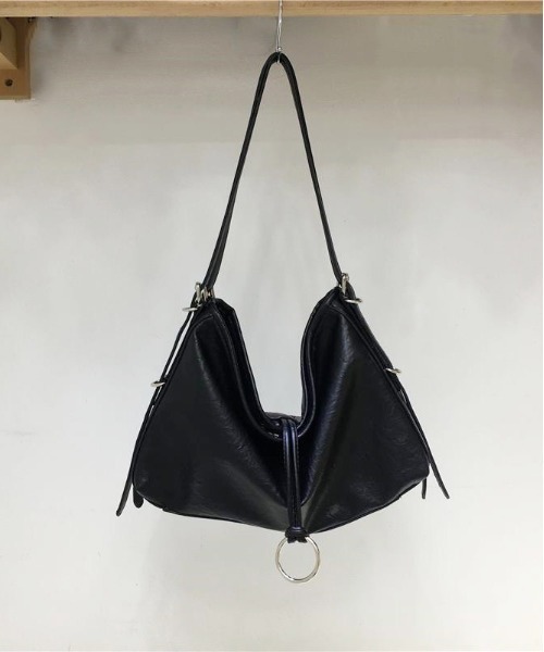 FINEnough(ファインナフ)の「リング付きショルダーバッグ(ショルダーバッグ・レディース・ブラック/ホワイト/ブラウン/イエロー・FREE)」の13枚目の写真