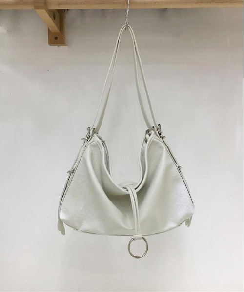 FINEnough(ファインナフ)の「リング付きショルダーバッグ(ショルダーバッグ・レディース・ブラック/ホワイト/ブラウン/イエロー・FREE)」の15枚目の写真