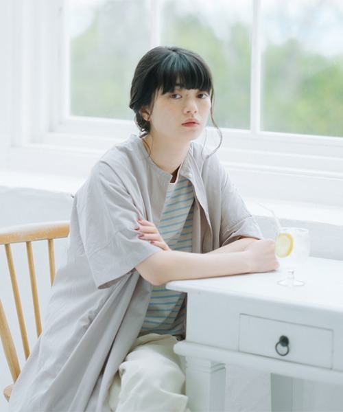 オローネ(オローネ)の「ファインダーロングロングシャツ“5分袖”(シャツ/ブラウス・レディース・グレー/ブラック系その他・FREE)」の7枚目の写真