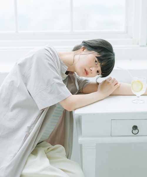 オローネ(オローネ)の「ファインダーロングロングシャツ“5分袖”(シャツ/ブラウス・レディース・グレー/ブラック系その他・FREE)」の8枚目の写真