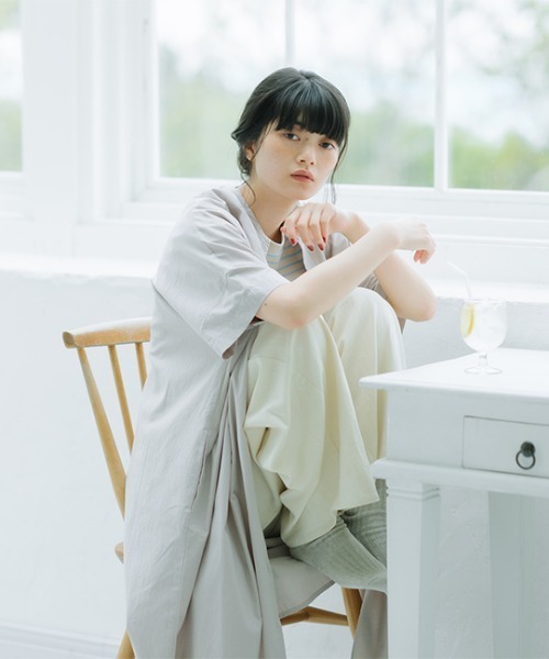オローネ(オローネ)の「ファインダーロングロングシャツ“5分袖”(シャツ/ブラウス・レディース・グレー/ブラック系その他・FREE)」の6枚目の写真