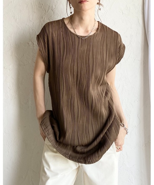 She's Closet（シーズクローゼット）の「ピンタック プリーツ フレンチスリーブ クルーネック プルオーバー トップス（Tシャツ/カットソー・レディース・アイボリー/ブラウン/ブラック・FREE）」の6枚目の写真