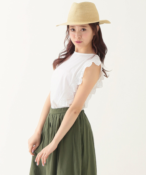 earth music&ecology(アースミュージックアンドエコロジー)の「【2016Summer】ショルダーレースプルオーバー(Tシャツ/カットソー・レディース・ホワイト/ブラック/カーキ/イエロー・FREE)」の2枚目の写真