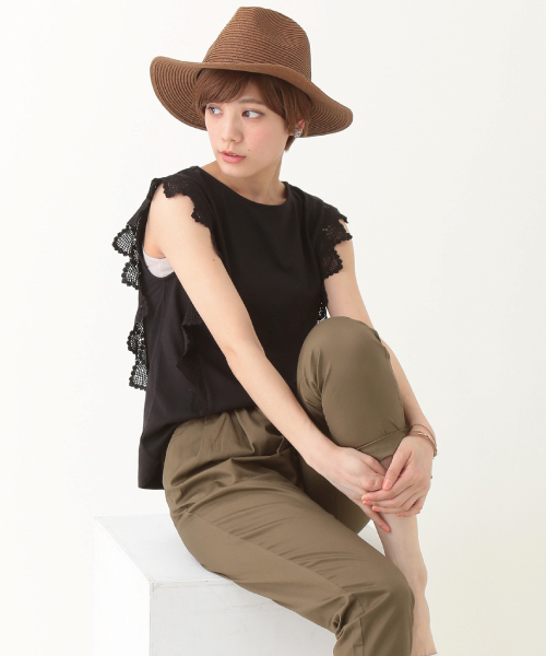 earth music&ecology(アースミュージックアンドエコロジー)の「【2016Summer】ショルダーレースプルオーバー(Tシャツ/カットソー・レディース・ホワイト/ブラック/カーキ/イエロー・FREE)」の3枚目の写真