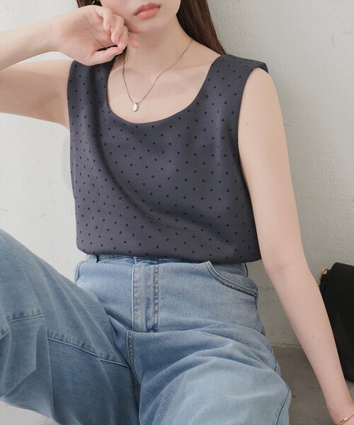 natural couture(ナチュラルクチュール)の「前後2WAY柄タンクトップ(タンクトップ・レディース・オフホワイト/ブラック/チャコールグレー・FREE)」の9枚目の写真