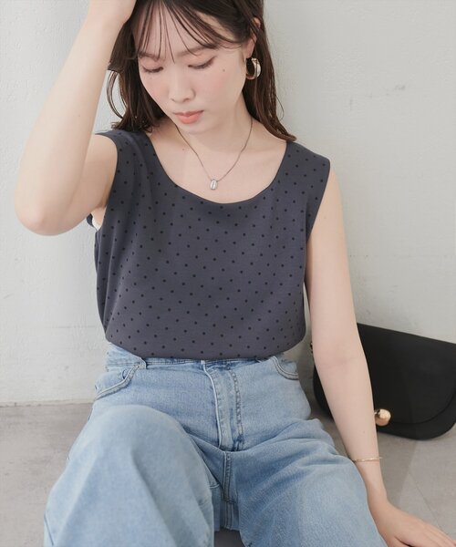natural couture(ナチュラルクチュール)の「前後2WAY柄タンクトップ(タンクトップ・レディース・オフホワイト/ブラック/チャコールグレー・FREE)」の10枚目の写真