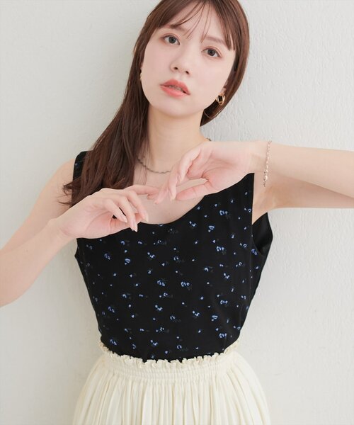 natural couture(ナチュラルクチュール)の「前後2WAY柄タンクトップ(タンクトップ・レディース・オフホワイト/ブラック/チャコールグレー・FREE)」の15枚目の写真