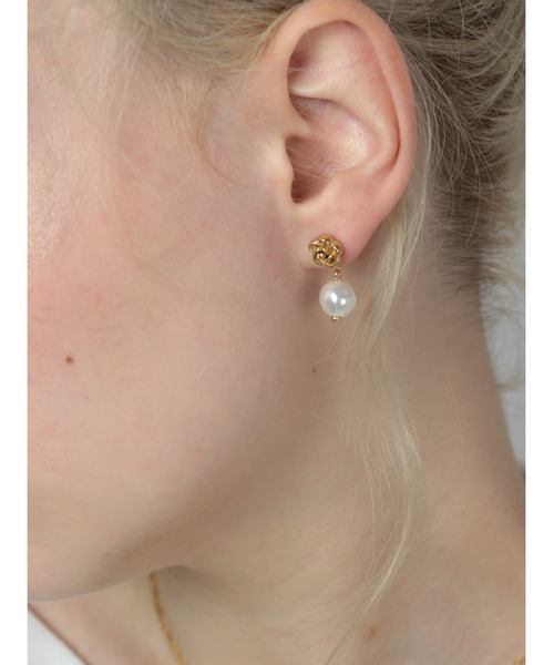Bilan(ビラン)の「【BILAN】(金属アレルギー軽減)Rose Drop Pearl Pierce/ローズドロップパールピアス(ピアス(両耳用)・レディース・ゴールド・FREE)」の3枚目の写真