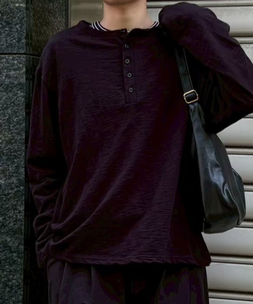 Chikashitsu +(チカシツプラス)の「【Chikashitsu +】vegan leather cross bag / 【チカシツプラス】ヴィンテージコーティングクロスショルダーバッグ(ショルダーバッグ・メンズ・ブラック・ONE SIZE)」の7枚目の写真