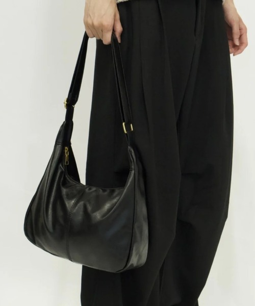 Chikashitsu +(チカシツプラス)の「【Chikashitsu +】vegan leather cross bag / 【チカシツプラス】ヴィンテージコーティングクロスショルダーバッグ(ショルダーバッグ・メンズ・ブラック・ONE SIZE)」の6枚目の写真