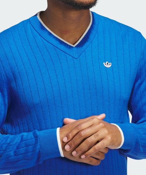 adidas(アディダス)の「オリジナルスゴルフ Vネック セーター【adidas Golf/アディダスゴルフ】(スウェット・メンズ・コバルトブルー・XX-LARGE/LARGE/MEDIUM/SMALL/X-LARGE)」の4枚目の写真