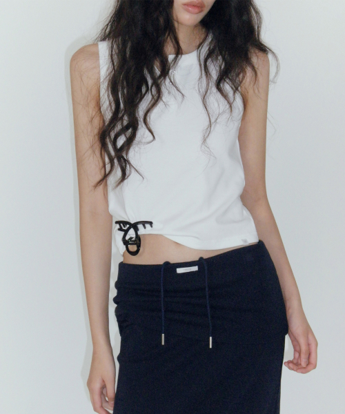 TWEE(トゥウィー)の「エリンベーシックヘンリーネックスリーブレス(Tシャツ/カットソー・レディース・アイボリー/オリーブ/Beige・FREE)」の9枚目の写真