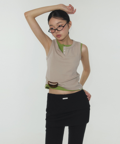TWEE(トゥウィー)の「エリンベーシックヘンリーネックスリーブレス(Tシャツ/カットソー・レディース・アイボリー/オリーブ/Beige・FREE)」の13枚目の写真