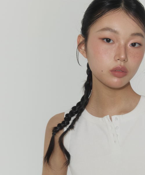 TWEE(トゥウィー)の「エリンベーシックヘンリーネックスリーブレス(Tシャツ/カットソー・レディース・アイボリー/オリーブ/Beige・FREE)」の20枚目の写真