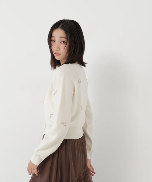 NATURAL BEAUTY BASIC(ナチュラルビューティーベーシック)の「フラワービーズカーディガン(カーディガン/ボレロ・レディース・チャコールグレー/ブラック/オフホワイト・FREE)」の9枚目の写真
