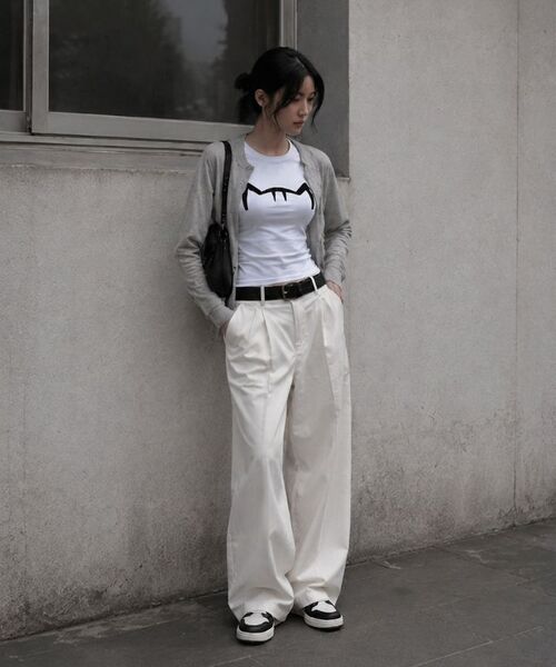 KIKIMIMI（キキミミ）の「クロップキティビッグロゴTシャツ(ホワイト)（Tシャツ/カットソー・レディース・ホワイト・FREE）」の3枚目の写真