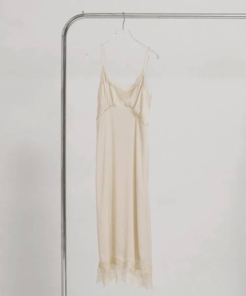 TODAYFUL（トゥデイフル）の「[TODAYFUL/トゥデイフル]Satin Lace Dress/サテンレースキャミワンピース（ワンピース・レディース・ブラック/ホワイト・36/38）」の6枚目の写真